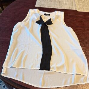 NWT Sleeveless White Blouse with Black Accent small